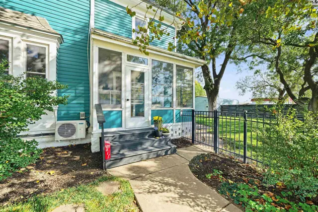 Photo of 104 N 1st St, Lindsborg, KS