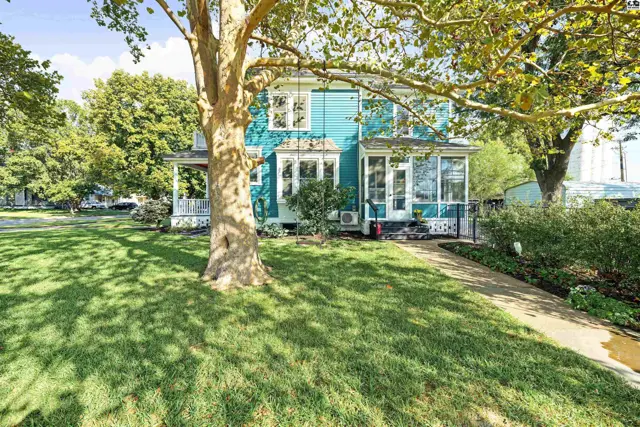 Photo of 104 N 1st St, Lindsborg, KS