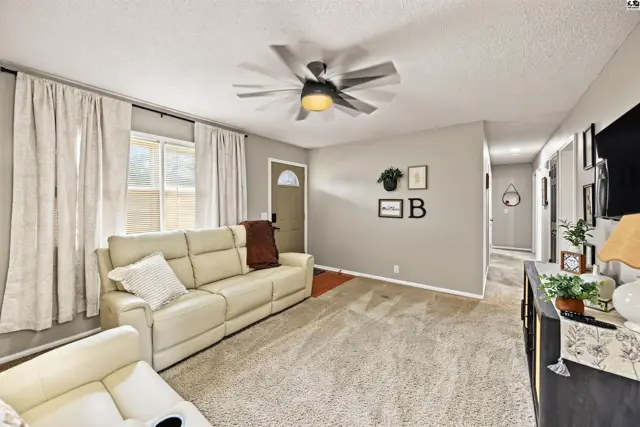 Photo of 2032 Mission Rd, Salina, KS