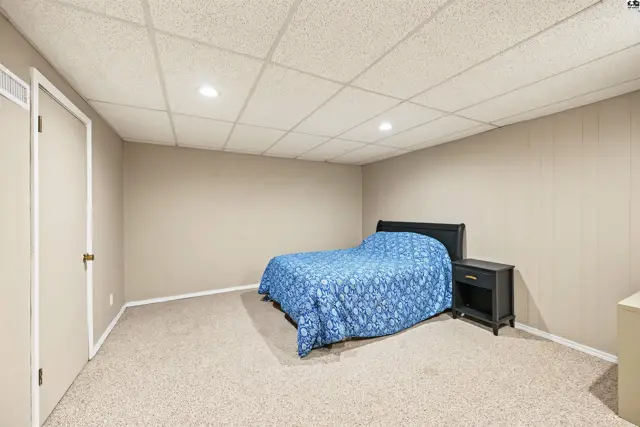 Photo of 2032 Mission Rd, Salina, KS