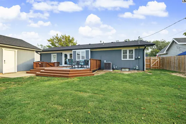 Photo of 2032 Mission Rd, Salina, KS