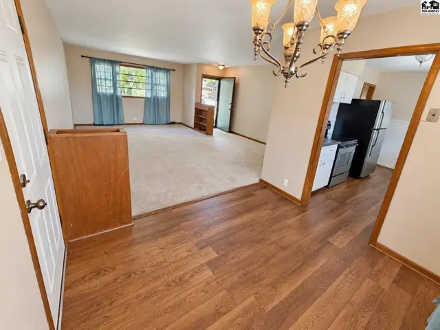 Photo of 613 Newport Rd, Hutchinson, KS