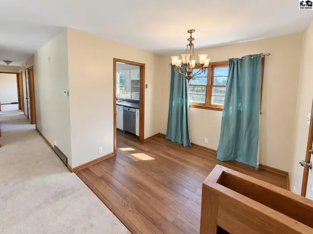 Photo of 613 Newport Rd, Hutchinson, KS