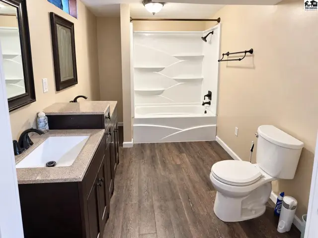 Photo of 613 Newport Rd, Hutchinson, KS