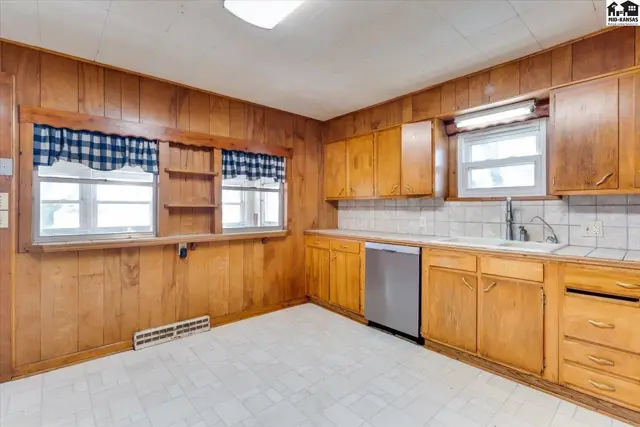 Photo of 10931 279th St West, Mount Hope, KS
