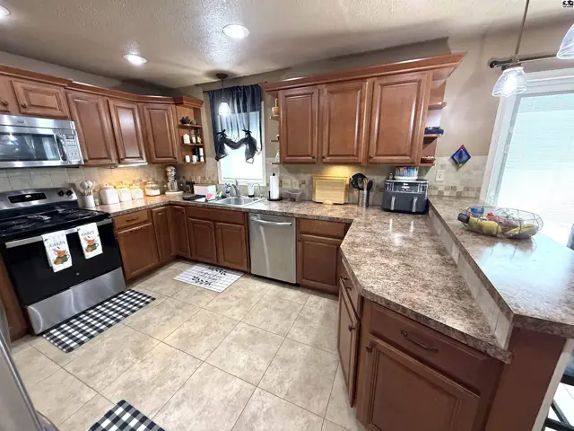 Photo of 109 N Lisa Cir, Medicine Lodge, KS