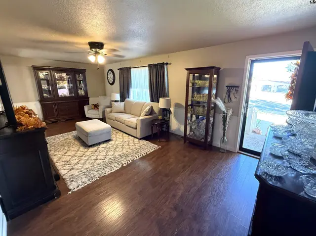 Photo of 109 N Lisa Cir, Medicine Lodge, KS