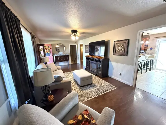 Photo of 109 N Lisa Cir, Medicine Lodge, KS
