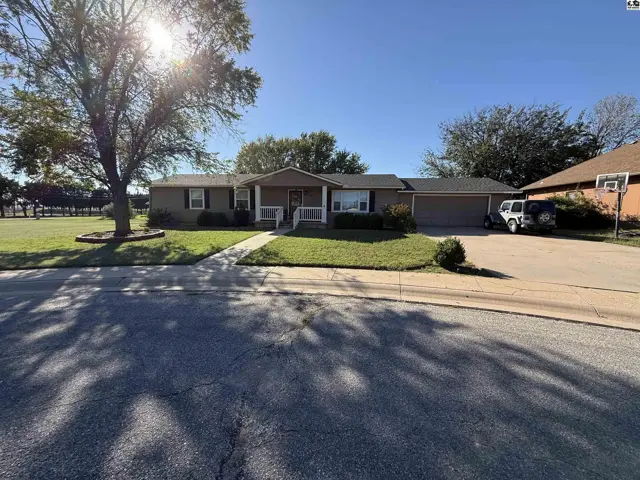 Photo of 109 N Lisa Cir, Medicine Lodge, KS
