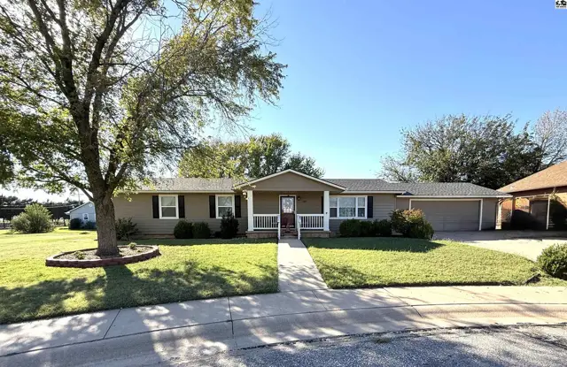 Photo of 109 N Lisa Cir, Medicine Lodge, KS