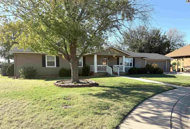 Photo of 109 N Lisa Cir, Medicine Lodge, KS