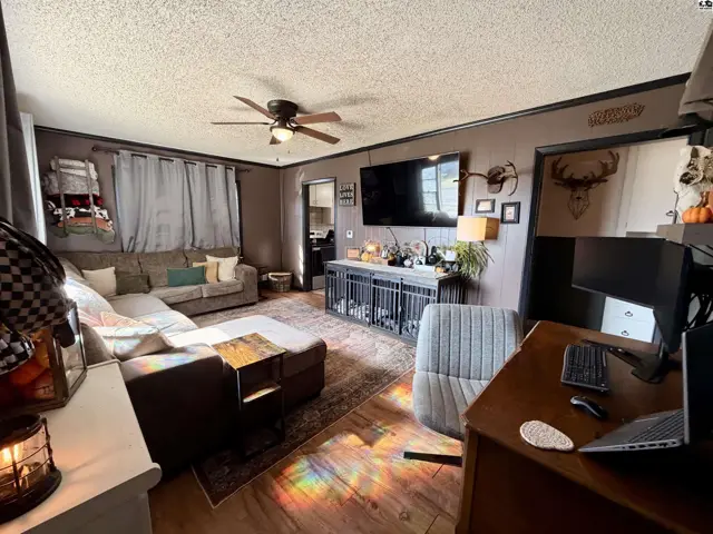 Photo of 618 W 10th Ave, Hutchinson, KS