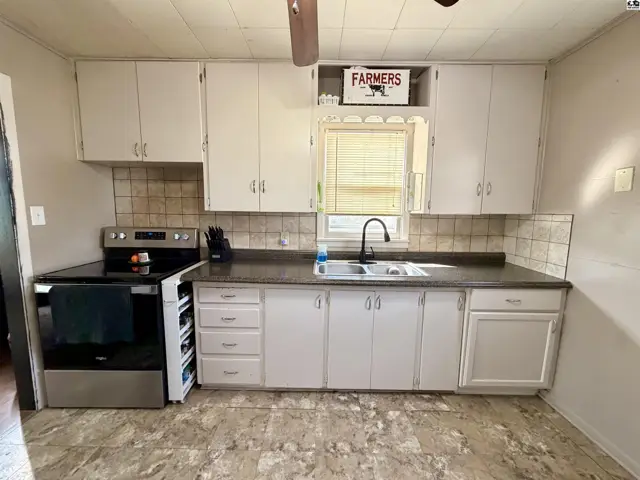Photo of 618 W 10th Ave, Hutchinson, KS
