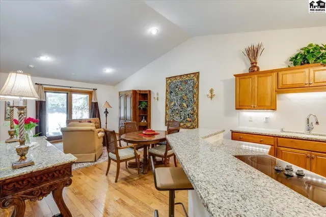 Photo of 1821 Seville Dr, Hutchinson, KS