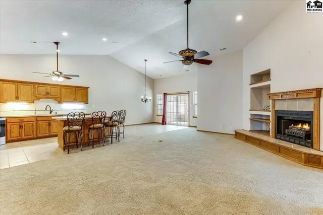 Photo of 401 Kisiwa Village Rd, Hutchinson, KS