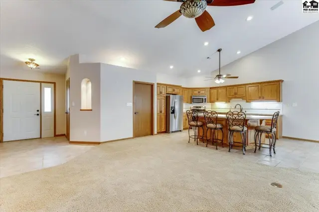 Photo of 401 Kisiwa Village Rd, Hutchinson, KS