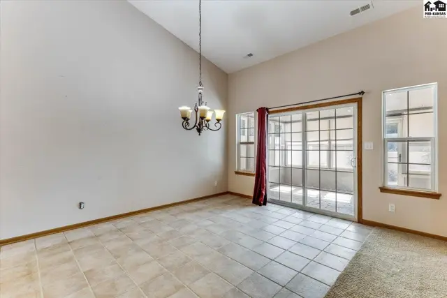 Photo of 401 Kisiwa Village Rd, Hutchinson, KS