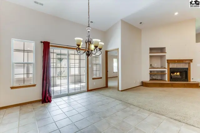 Photo of 401 Kisiwa Village Rd, Hutchinson, KS