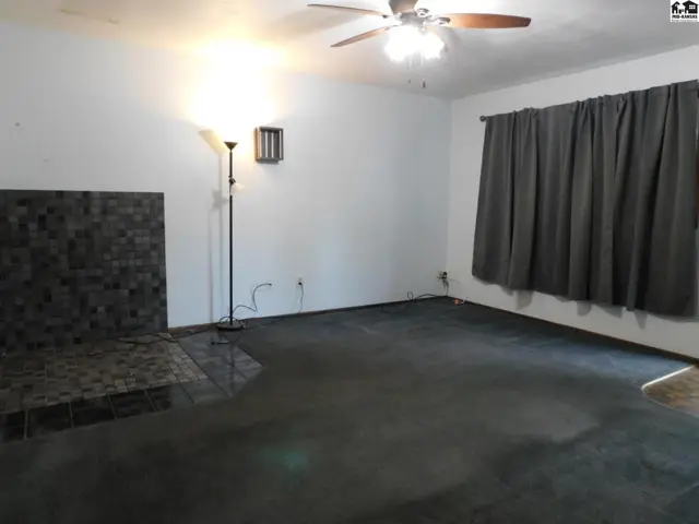 Photo of 6 S Elm St, South Hutchinson, KS
