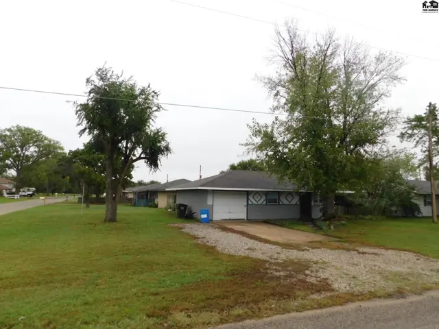 Photo of 6 S Elm St, South Hutchinson, KS