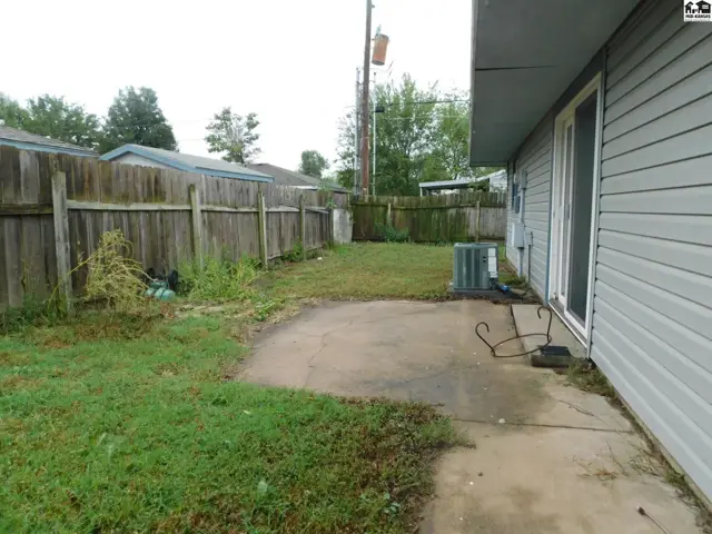 Photo of 6 S Elm St, South Hutchinson, KS