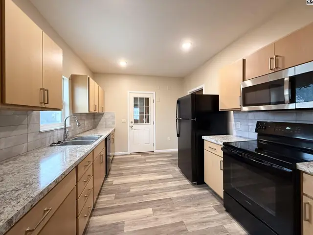 Photo of 517 W 14th Ave, Hutchinson, KS