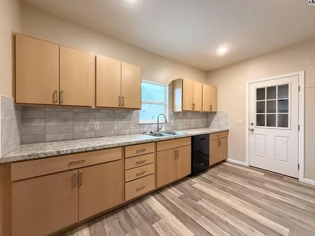 Photo of 517 W 14th Ave, Hutchinson, KS