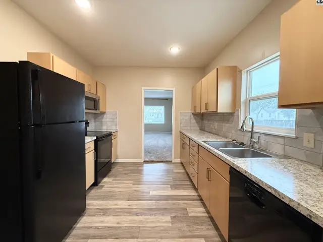Photo of 517 W 14th Ave, Hutchinson, KS