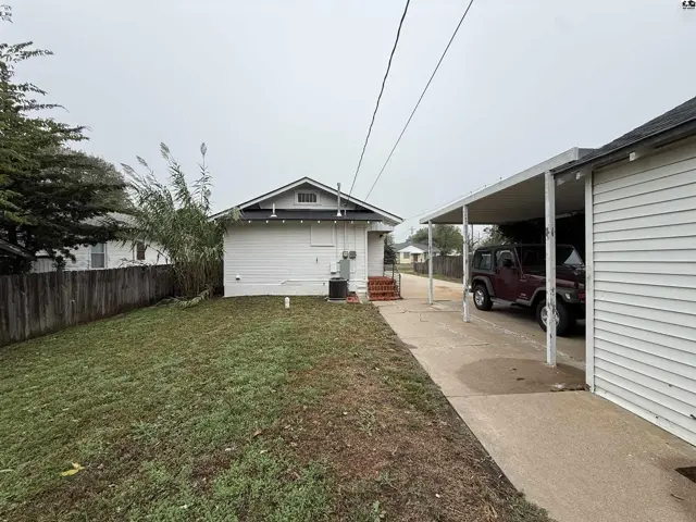 Photo of 517 W 14th Ave, Hutchinson, KS