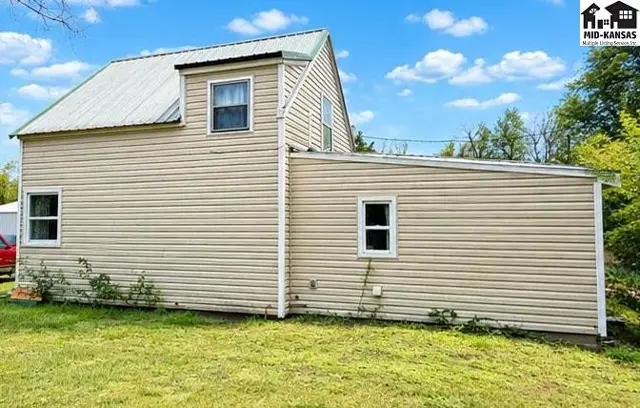 Photo of 3601 W 6th Ave, Hutchinson, KS