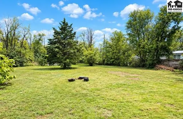 Photo of 3601 W 6th Ave, Hutchinson, KS
