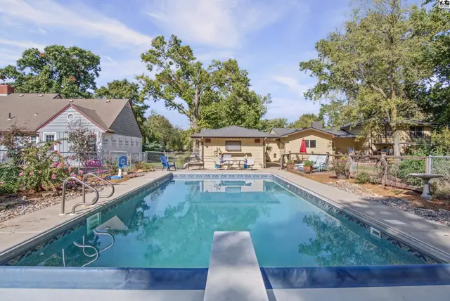 Photo of 613 W 8th St, Newton, KS