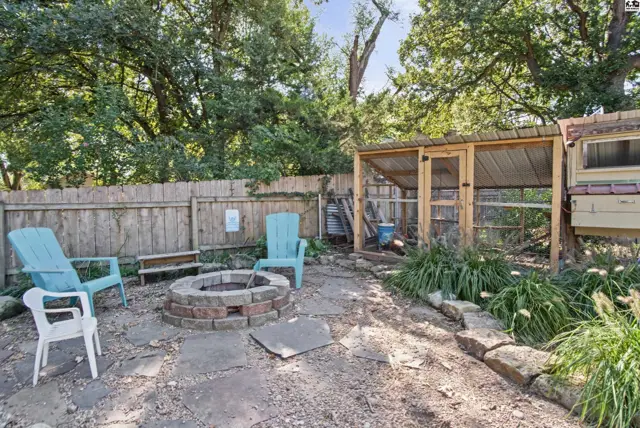 Photo of 613 W 8th St, Newton, KS
