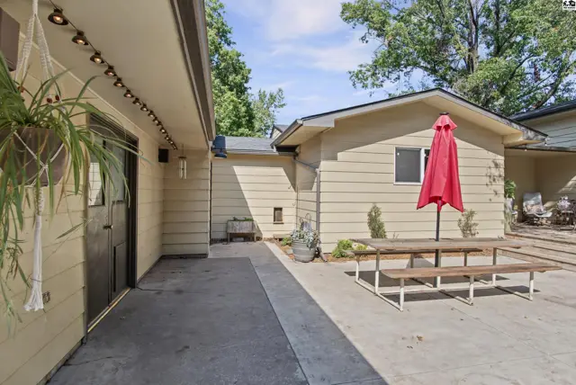 Photo of 613 W 8th St, Newton, KS