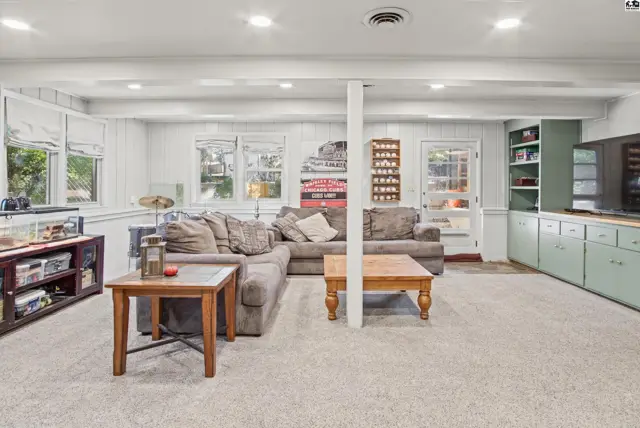 Photo of 613 W 8th St, Newton, KS