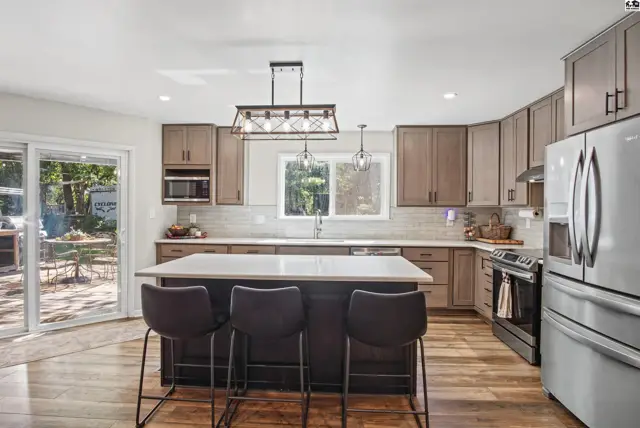 Photo of 613 W 8th St, Newton, KS