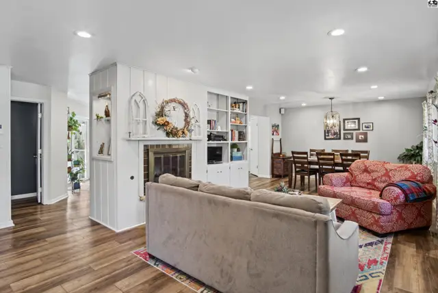 Photo of 613 W 8th St, Newton, KS