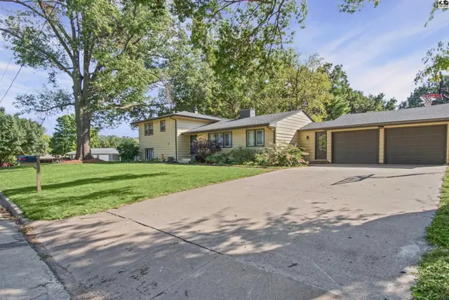Photo of 613 W 8th St, Newton, KS