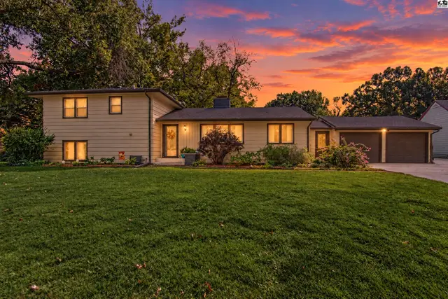 Photo of 613 W 8th St, Newton, KS