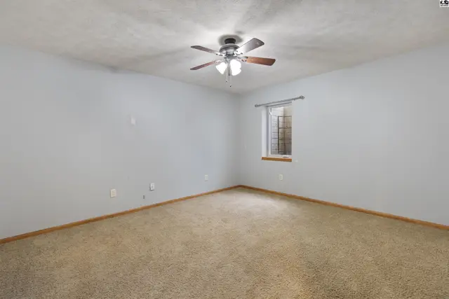 Photo of 100 Kisiwa Village Rd, Hutchinson, KS