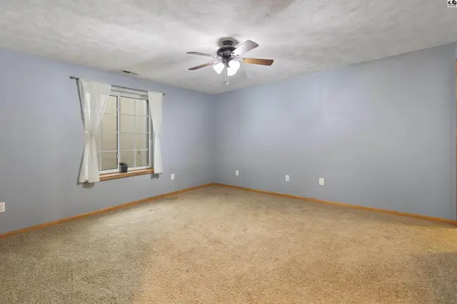 Photo of 100 Kisiwa Village Rd, Hutchinson, KS