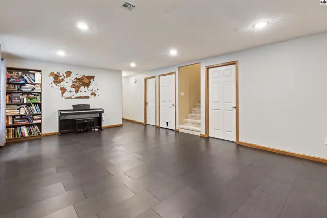 Photo of 100 Kisiwa Village Rd, Hutchinson, KS