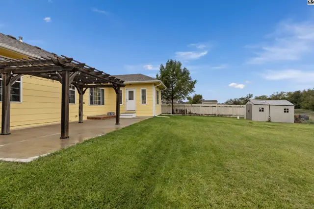 Photo of 100 Kisiwa Village Rd, Hutchinson, KS