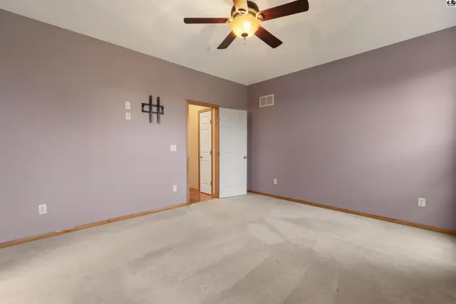 Photo of 100 Kisiwa Village Rd, Hutchinson, KS