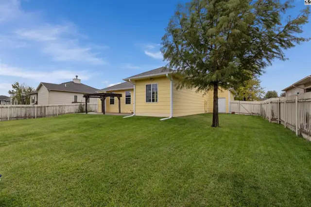 Photo of 100 Kisiwa Village Rd, Hutchinson, KS