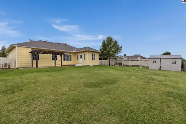 Photo of 100 Kisiwa Village Rd, Hutchinson, KS