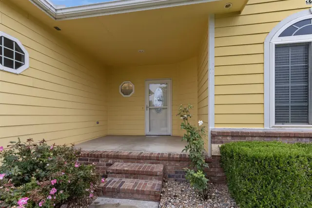 Photo of 100 Kisiwa Village Rd, Hutchinson, KS