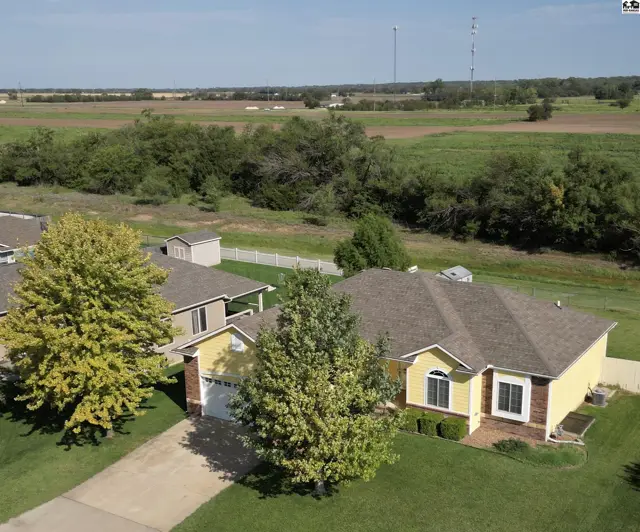 Photo of 100 Kisiwa Village Rd, Hutchinson, KS