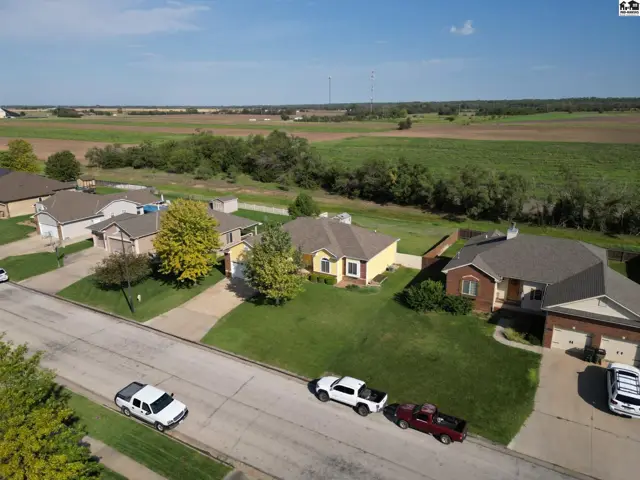 Photo of 100 Kisiwa Village Rd, Hutchinson, KS