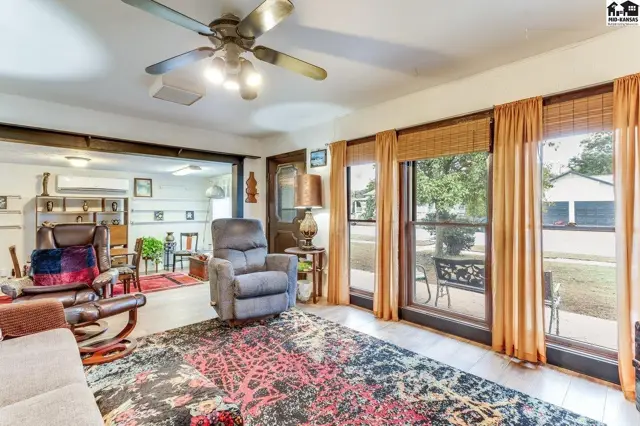 Photo of 331 S Collingwood St, Pretty Prairie, KS